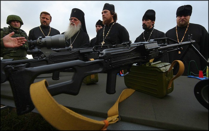 lvl80 cleric guns.jpg (191 KB)